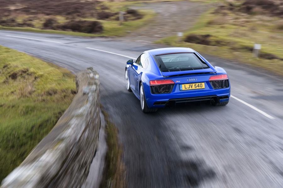 Audi R8 V10 RWS 2018 года  (UK) (фото 12 из 40)